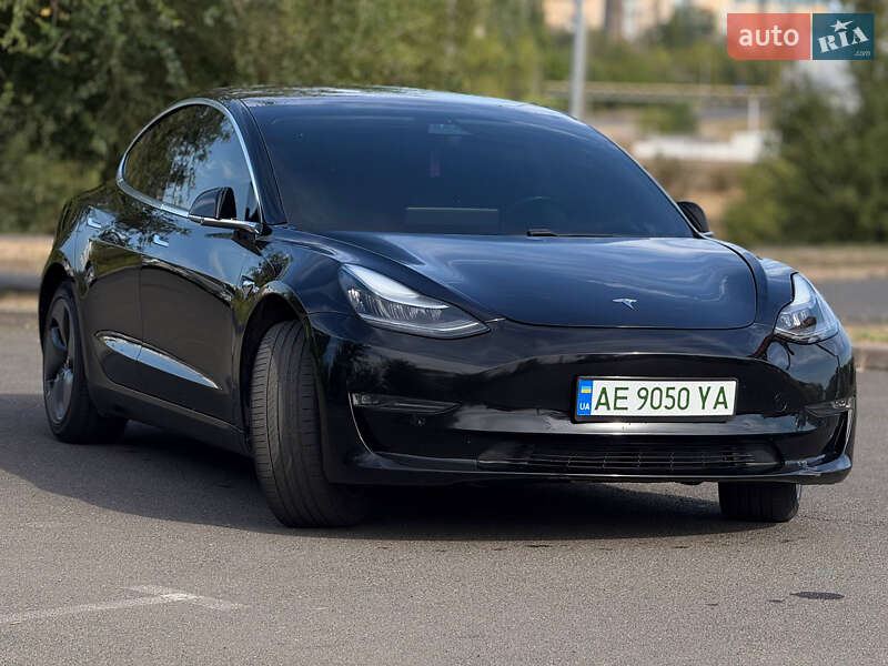 Седан Tesla Model 3 2019 в Кривому Розі