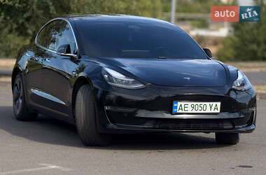 Седан Tesla Model 3 2019 в 