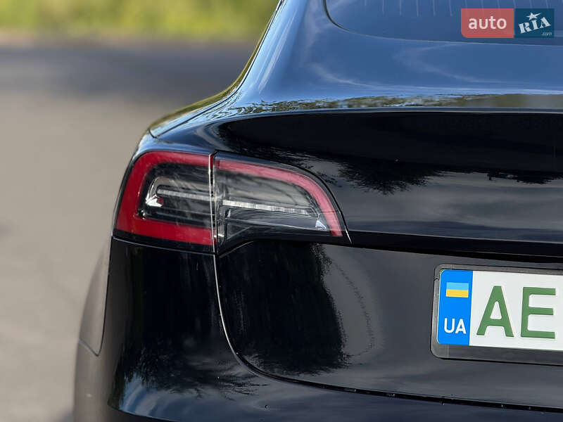 Седан Tesla Model 3 2019 в Кривому Розі