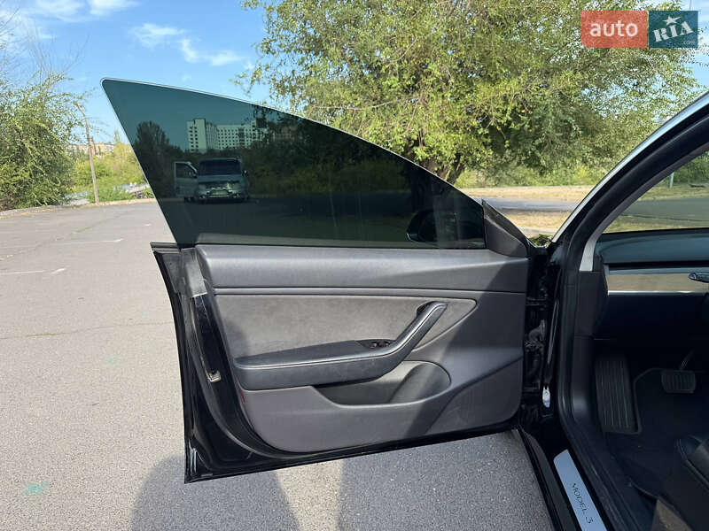 Седан Tesla Model 3 2019 в Кривому Розі