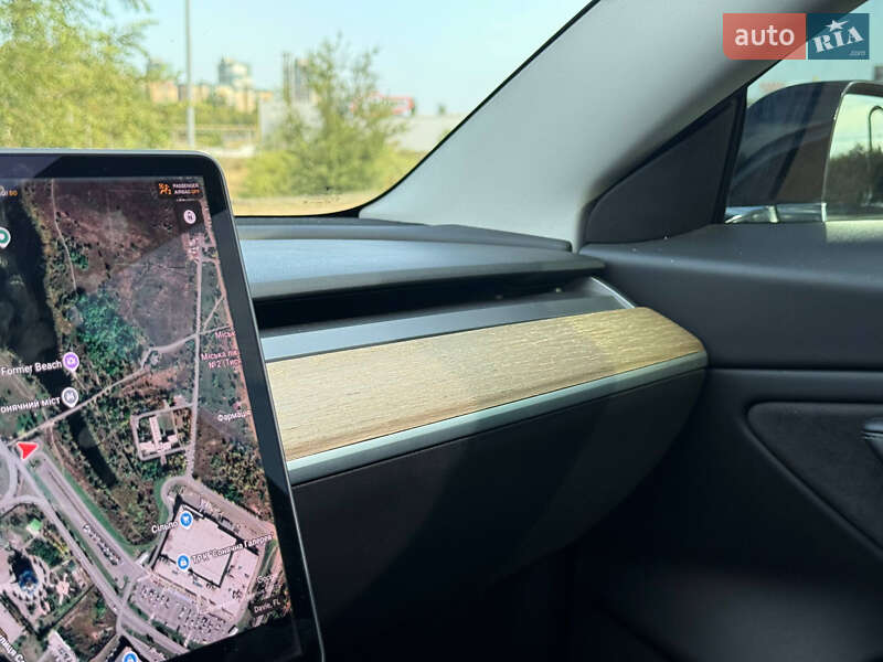 Седан Tesla Model 3 2019 в Кривому Розі