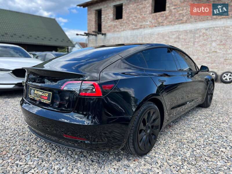 Седан Tesla Model 3 2018 в Коломиї