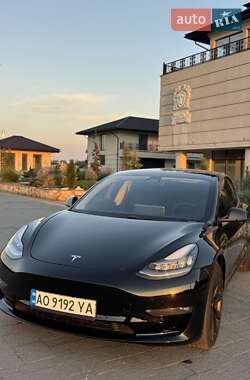 Седан Tesla Model 3 2020 в Хусте
