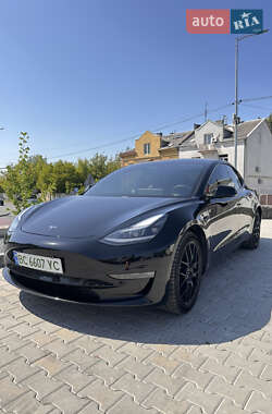 Седан Tesla Model 3 2021 в Львові