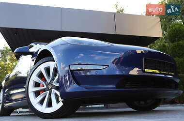 Седан Tesla Model 3 2022 в Дрогобыче