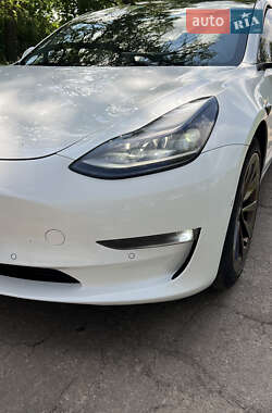 Седан Tesla Model 3 2021 в 