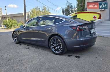 Седан Tesla Model 3 2018 в 