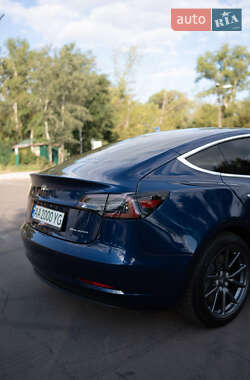 Седан Tesla Model 3 2019 в 