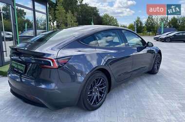 Седан Tesla Model 3 2024 в 