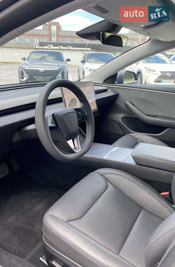 Седан Tesla Model 3 2024 в 