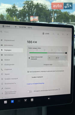 Седан Tesla Model 3 2024 в 