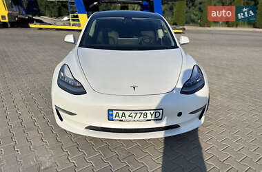 Седан Tesla Model 3 2020 в 