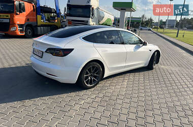 Седан Tesla Model 3 2020 в 