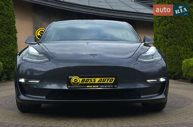 Седан Tesla Model 3 2019 в 