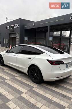 Седан Tesla Model 3 2021 в 