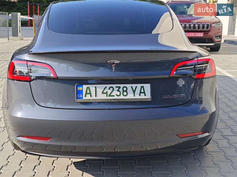 Седан Tesla Model 3 2023 в Фастові