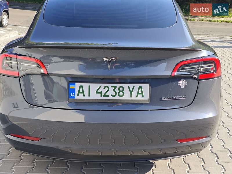 Седан Tesla Model 3 2023 в Фастові