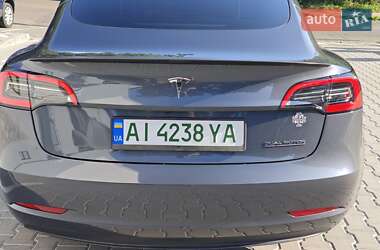 Седан Tesla Model 3 2023 в 