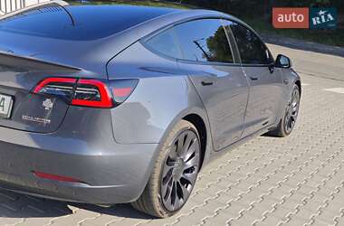 Седан Tesla Model 3 2023 в 
