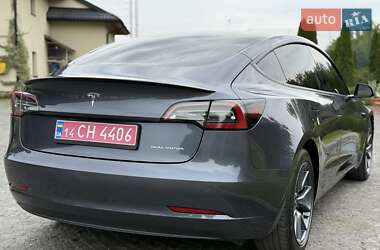 Седан Tesla Model 3 2022 в 