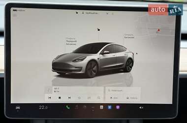 Седан Tesla Model 3 2022 в 