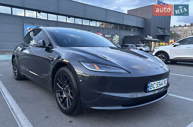 Седан Tesla Model 3 2024 в 