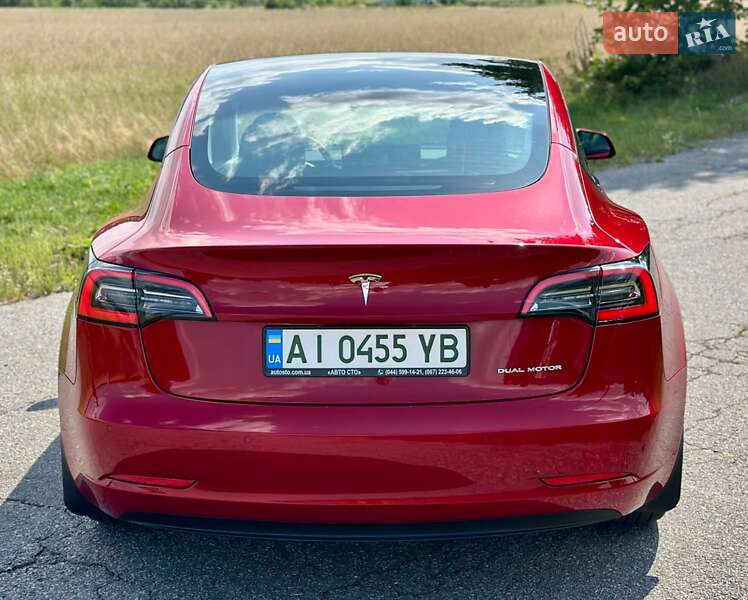Седан Tesla Model 3 2022 в Киеве