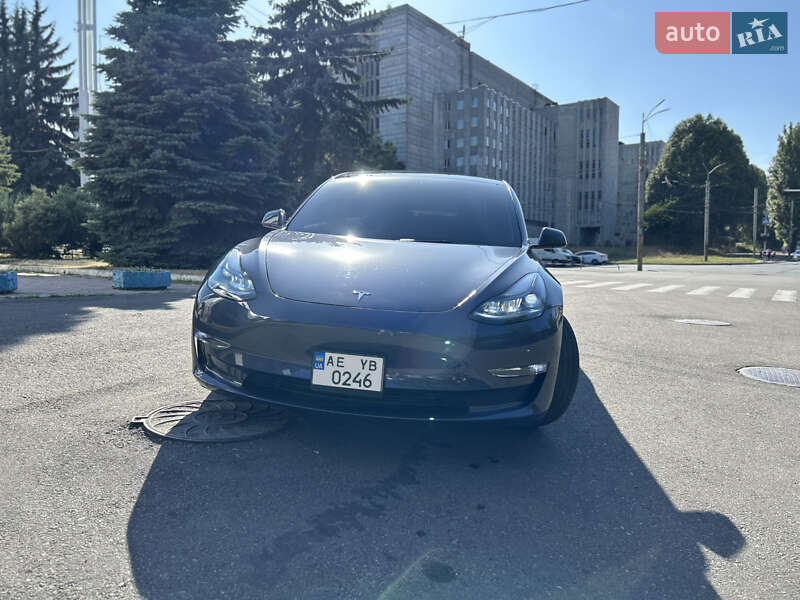 Седан Tesla Model 3 2022 в Днепре