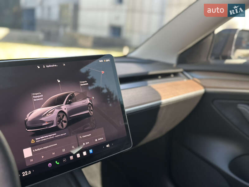Седан Tesla Model 3 2022 в Днепре