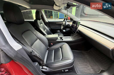 Седан Tesla Model 3 2022 в 