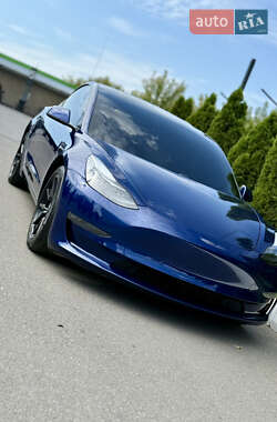 Седан Tesla Model 3 2020 в 