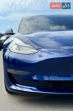 Седан Tesla Model 3 2020 в 