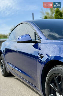 Седан Tesla Model 3 2020 в 