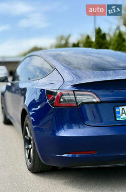 Седан Tesla Model 3 2020 в 