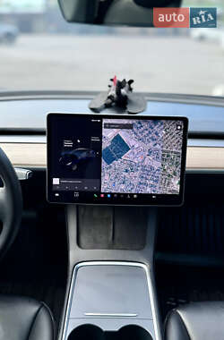 Седан Tesla Model 3 2020 в 