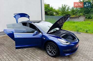 Седан Tesla Model 3 2019 в Ужгороде