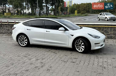 Седан Tesla Model 3 2020 в 