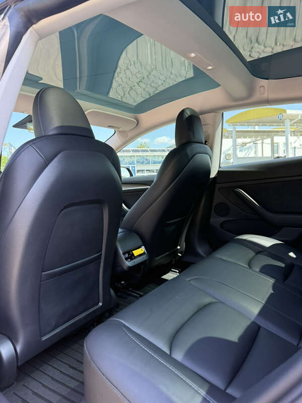 Седан Tesla Model 3 2023 в Чернівцях фото 23 Седан Tesla Model 3 2023 в Чернівцях