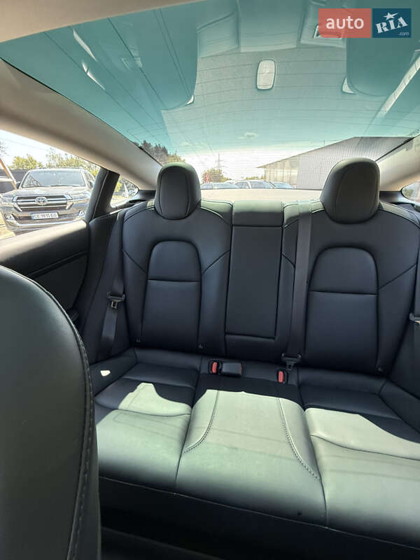 Седан Tesla Model 3 2023 в Чернівцях фото 31 Седан Tesla Model 3 2023 в Чернівцях