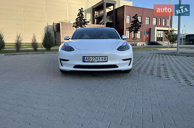 Седан Tesla Model 3 2022 в 