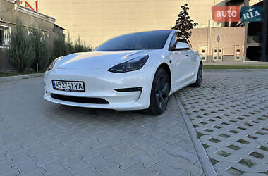 Седан Tesla Model 3 2022 в Черновцах