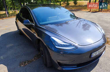 Седан Tesla Model 3 2020 в 