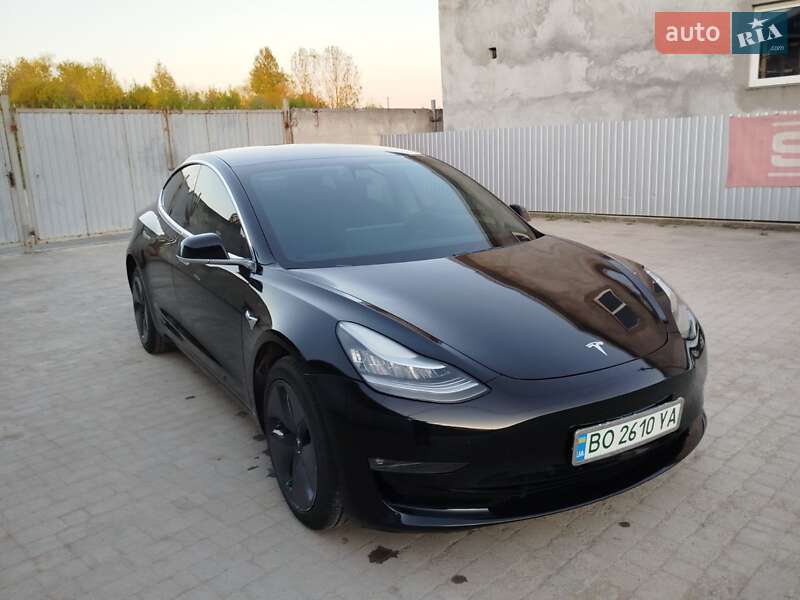 Седан Tesla Model 3 2019 в 