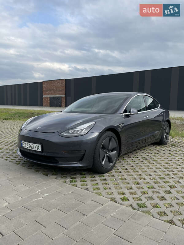 Седан Tesla Model 3 2019 в Хмельницком