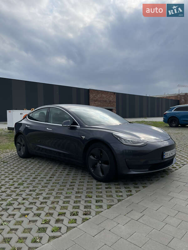 Седан Tesla Model 3 2019 в Хмельницком