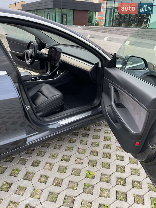 Седан Tesla Model 3 2019 в Хмельницком