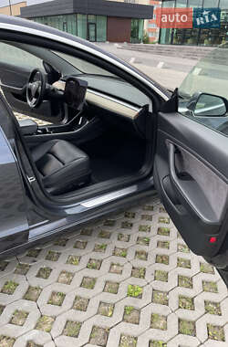 Седан Tesla Model 3 2019 в 