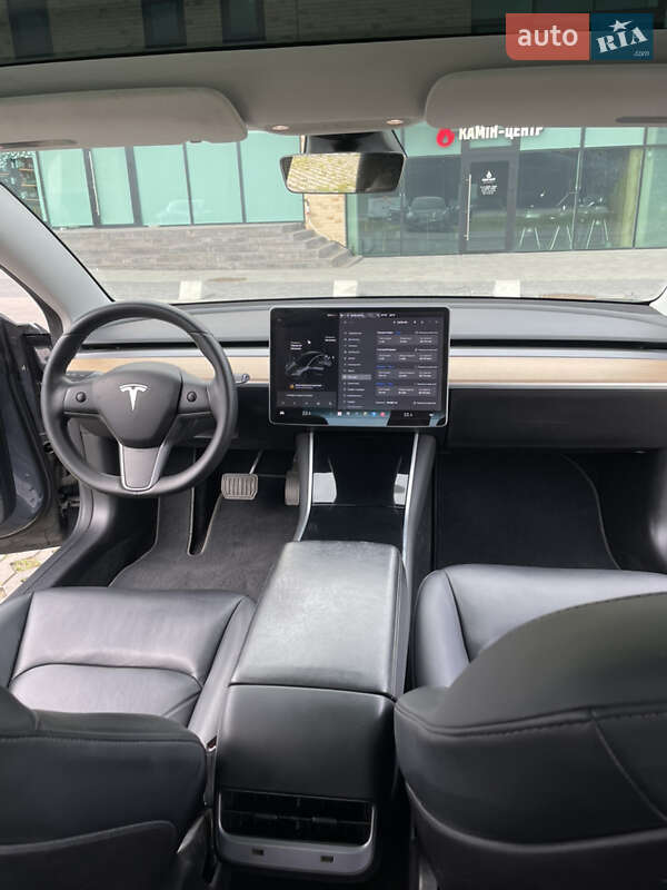 Седан Tesla Model 3 2019 в Хмельницком