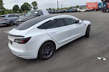 Седан Tesla Model 3 2020 в 