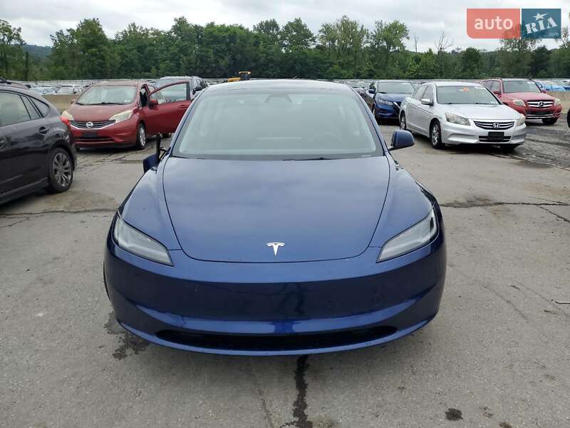 Седан Tesla Model 3 2024 в Києві